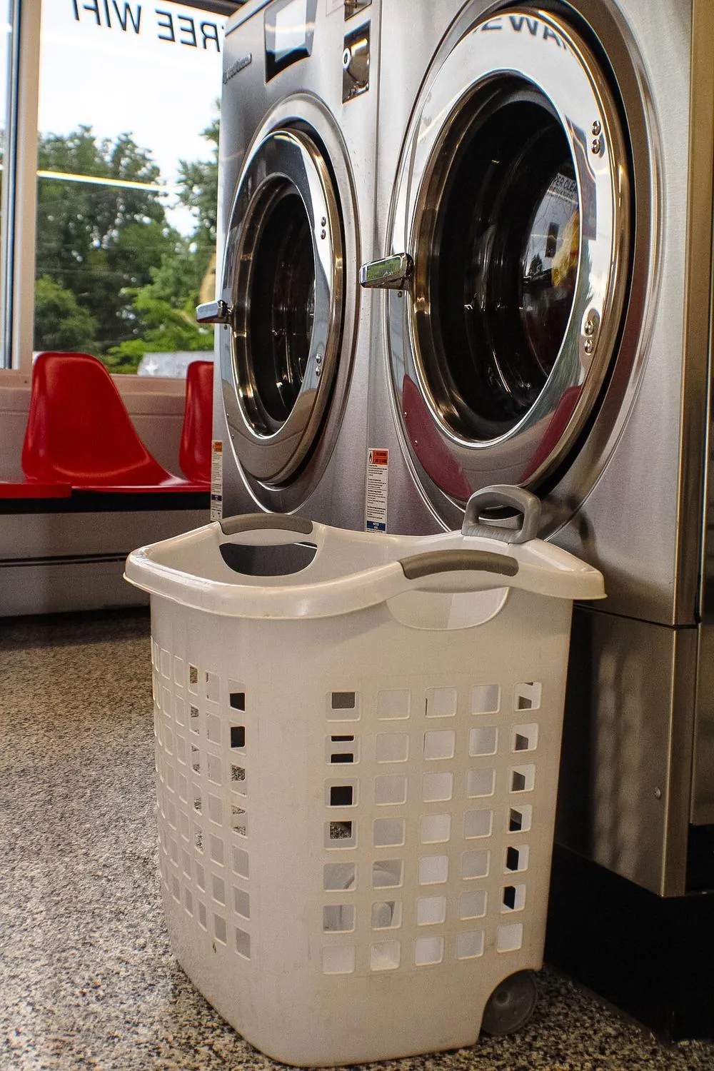 Wash-Dry-Fold Laundry Service in Metropolis, IL